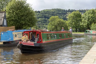 Llangollen Canal, Trevor Havzası, Denbighshire, Kuzey Galler, İngiltere'de. Tatil ayakta