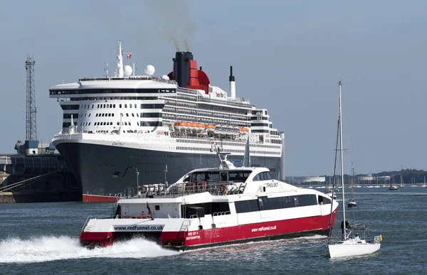 Southampton Water Southern England 2018 Busy Shipping Channel Southampton Port — Stock Photo, Image