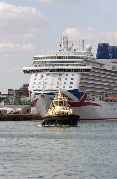 Svitzer Adira Océano Que Tirando Marcha Puerto Southampton — Foto de Stock