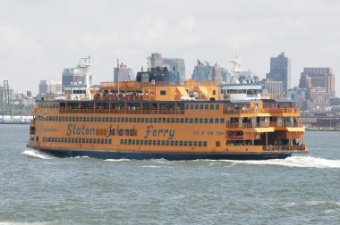Spirit of America Staten Adası feribot geçiş New York Harbor devam Manhattan'a