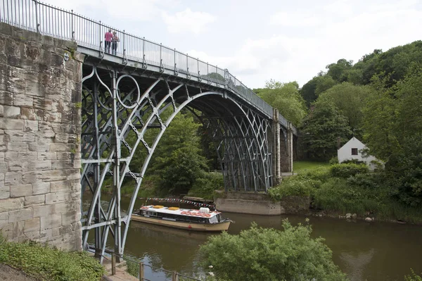 Történelmi Vas Híd Nyúlik Severn Folyó Ironbridge Shropshire Anglia Egyesült — Stock Fotó