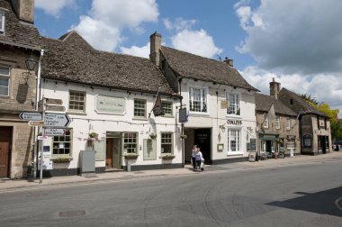 Lechlade şehir merkezinde Cotswolds İngiltere Birleşik Krallık