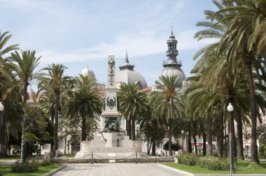 Kahraman denizciler, Corvite ve Santiago de Cuba Plaza Heros Cartagena Güney İspanya üzerinde anıt