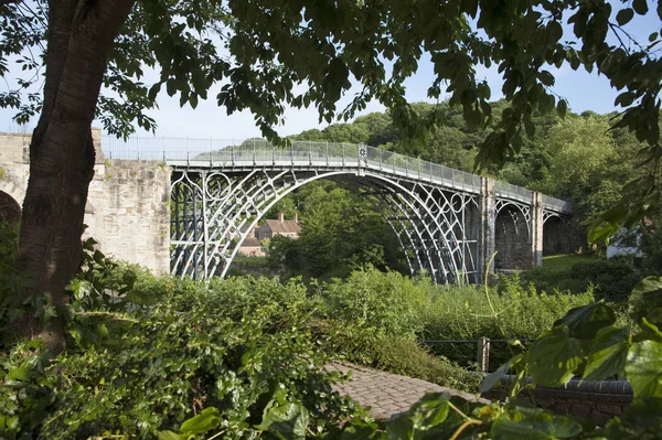 Történelmi Vas Híd Nyúlik Severn Folyó Ironbridge Shropshire Anglia Egyesült — Stock Fotó