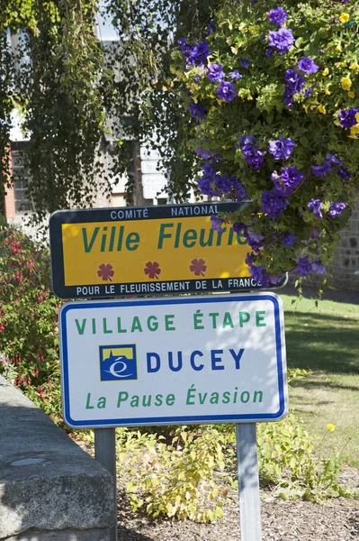 Dorf Der Blumen Genannt Ducey Der Normandie Region Frankreich — Stockfoto