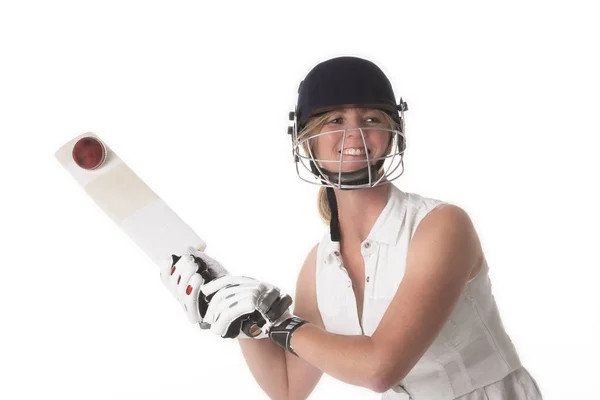 Mujer Jugador Críquet Vestido Blanco Con Casco Seguridad Espinilleras Bate —  Fotos de Stock