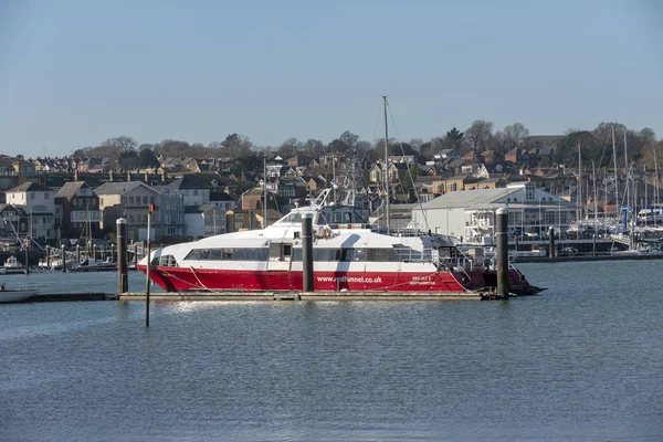 Cowes Isla Wight Reino Unido Febrero 2019 Ferry Pasajeros Southampton — Foto de Stock