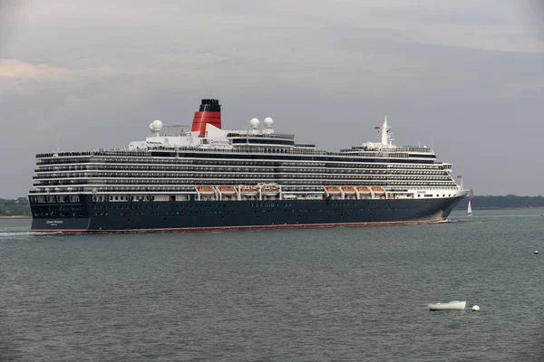 Southampton England May2019 Cruise Ship Queen Victoria Underway Outbound Southhampton — Stock Photo, Image