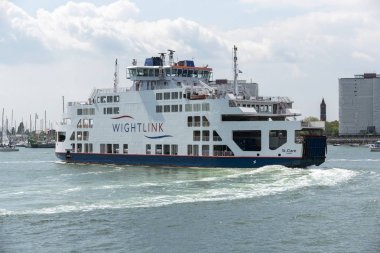 Portsmouth Limanı, İngiltere, İngiltere. Mayıs 2019. St Clare ada için Portsmouth yola Wight feribot bir roro Adası.