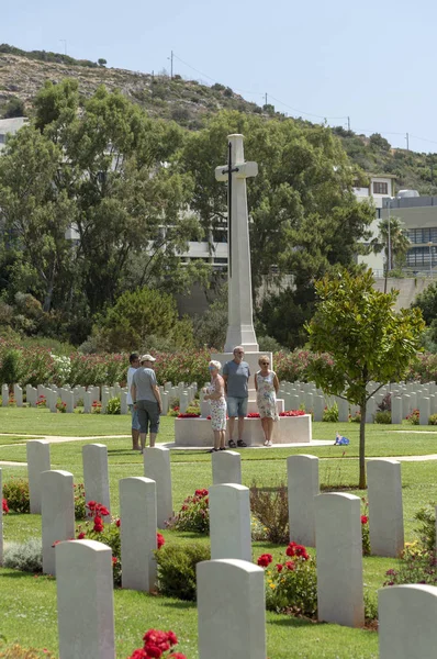 Suda Bay War Cemetery Kreta Grekland Juni 2019 Vistitors Tittar — Stockfoto