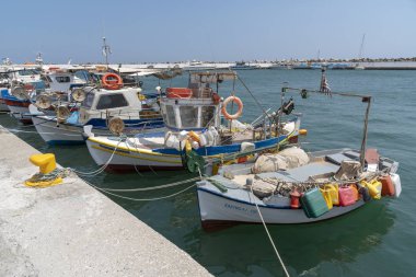 Ierapetra, Girit, Yunanistan. Haziran 2019. Ierapetra güney Girit küçük balıkçı limanı