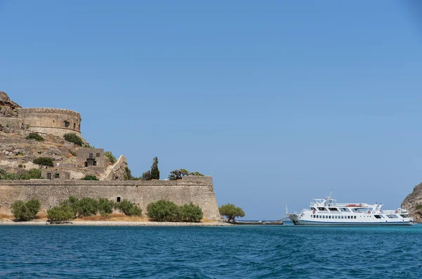 Isla Spinalonga Creta Grecia Junio 2019 Transbordador Pasajeros Desde Agios — Foto de Stock