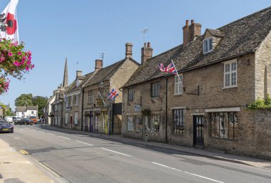 Lechlade, Gloucestershire, İngiltere, İngiltere, Temmuz 2019. High Street Lechlade Thames Cotswolds kenarında küçük bir pazar kasabası.
