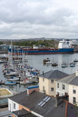 Plymouth, Devon, İngiltere, İngiltere. Ağustos 2019. Bro Distribütörplymouth, İngiltere'de bir yakıt dağıtım facilty bir kimyasal / petrol tankeri