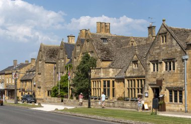 Broadway, Worcestershire, İngiltere, İngiltere. Ağustos 2019. Lygon Arms Broadway ana cadde üzerinde tarihi bir otel.