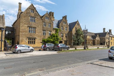 Broadway, Worcestershire, İngiltere, İngiltere. Ağustos 2019. Lygon Arms Broadway ana cadde üzerinde tarihi bir otel.