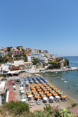 Bali, Girit, Yunanistan. Haziran 2019. Batı Girit, Yunanistan'daki küçük Girit sahil beldesine genel bir bakış
