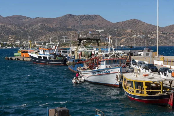 Agios Nikolaus Creta Grecia Octubre 2019 Puerto Agios Nikolaos Con — Foto de Stock
