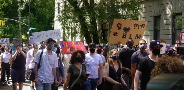 Harlem New York États Unis Juin 2020 Marcheurs Protestataires Sur — Photo