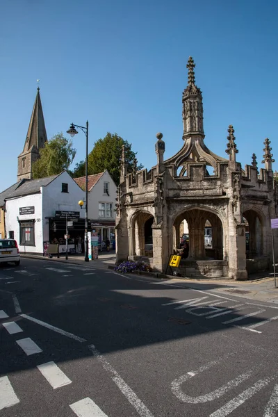 Malmesbury Wiltshire England Storbritannien 2020 Marknaden Korsar Och Pauls Kyrka — Stockfoto