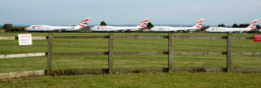 Kemble, Gloucestershire, İngiltere, İngiltere. 2020 yılı. İngiliz Hava Yolları 747 Covid salgını nedeniyle Cotswold Havaalanı 'nda parçalanmak için dizildi..