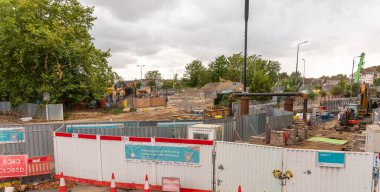 Oxford İngiltere. 31.08.2025. Oxford İstasyonu 'nda tren istasyonunu genişletmek ve demiryolu hizmetlerini artırmak için çalışma sürüyor..