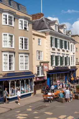 Oxfored England İngiltere. 38.2025. Broad Street Oxford 'da 1879' dan beri Blackwell 'in işi özel mülkiyetten değişti. 