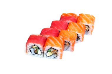 Suşi. Karides ile rulo. California avokado ile rulo. Japon yemekleri. Sağlıklı gıda güzel bir tepside yerleştirilir. Pirinç çanağı. Diyet.