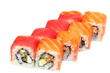 Suşi. Karides ile rulo. California avokado ile rulo. Japon yemekleri. Sağlıklı gıda güzel bir tepside yerleştirilir. Pirinç çanağı. Diyet.