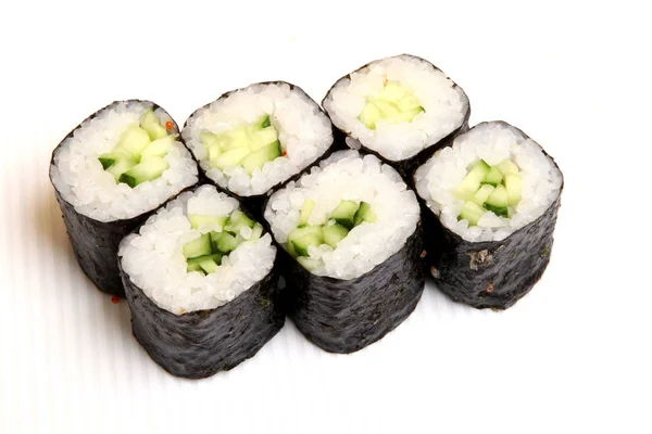 Rollo Con Pepino Comida Vegetariana Sushi Nori Comida Japonesa Plato — Foto de Stock