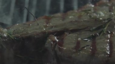 Sığır eti biftek flambe