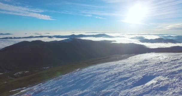 Paisajes de montaña. Vista desde arriba . — Vídeos de Stock