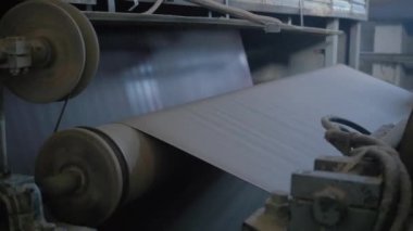 Kağıt makinesi oluşum bir karton sayfası olduğunu