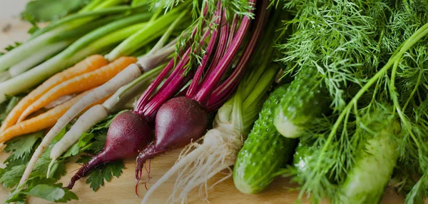 Organik çiftlikten sağlıklı taze sebzeler - malzemeler gıda m