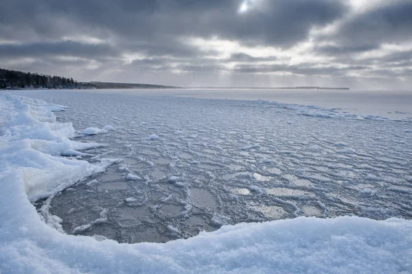 Ghiaccio Ghiacciato Inverno Sulla Superficie Grande Specchio Acqua — Foto Stock