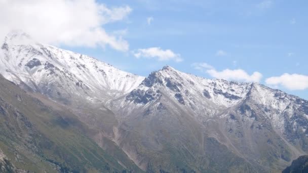 哈萨克斯坦阿拉木图市附近的天山山脉 在阿拉木图大湖和天山天文观测站附近 — 图库视频影像