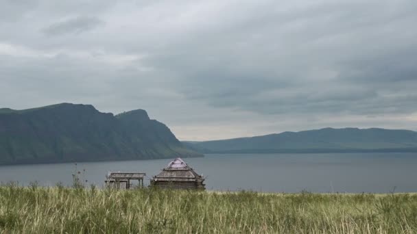 Hut Nas Margens Rio Yenisei Reserva Oglakhty República Cacássia Rússia — Vídeo de Stock