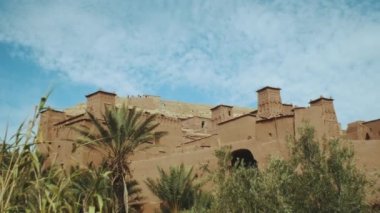 Ünlü Ait Benhaddou Kasbah, eski kasaba, Fas 'ın güzel turistik yerleri, 4k