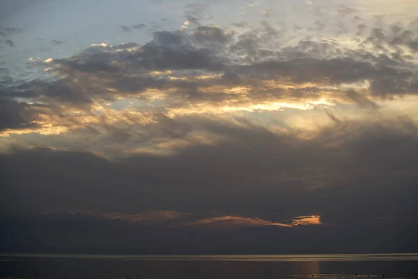 Sunrise Sea Morning Amidst Clouds Sky Beautiful Quiet Atmosphere Feeling — Stock Photo, Image