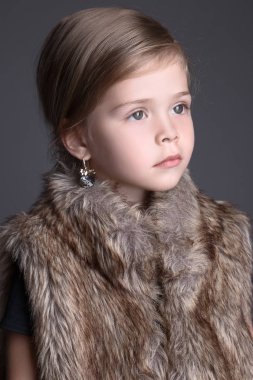 fur.little modeli kız portre çocuk kız moda