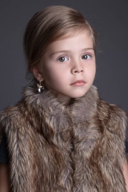 fur.little modeli kız portre çocuk kız moda