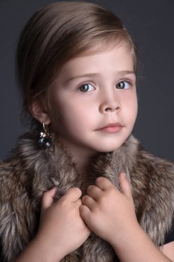 fur.little modeli kız portre çocuk kız moda