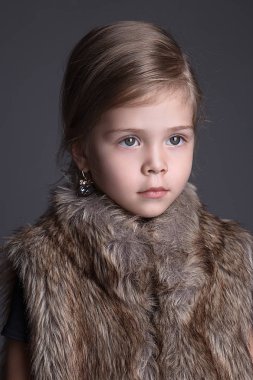 fur.little modeli kız portre çocuk kız moda