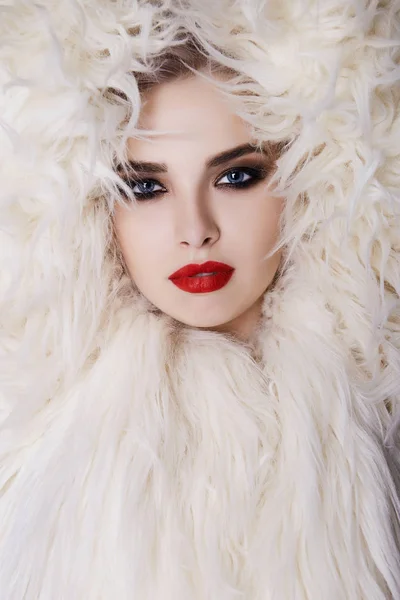 Schöne Junge Frau Pel Winter Mode Schönheit Mädchen Modell Kapuze — Stockfoto