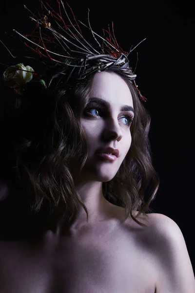 Belle Fille Avec Une Couronne Sur Tête Symbole Hiver Portrait — Photo