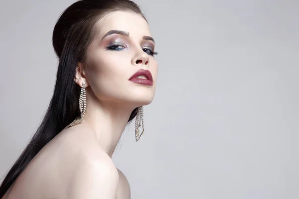 Modeporträt Der Schönen Jungen Frau Jewelry Beauty Mädchen Mit Kurzen — Stockfoto