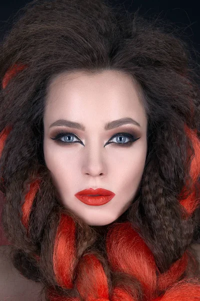 Ansikte Vacker Ung Kvinna Med Rött Hår Och Röda Läppar — Stockfoto