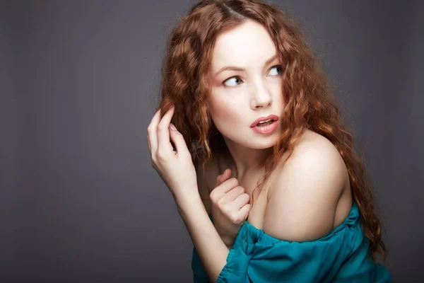 Beautiful Surprised Woman Curly Hair Beauty Sexy Girl Red Hair — Stock Photo, Image