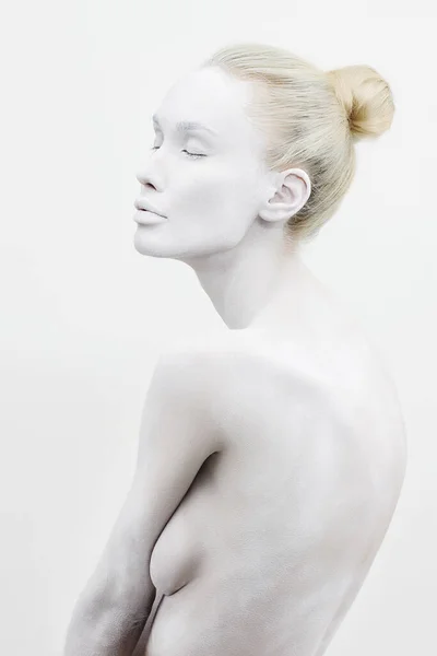 Gyönyörű Meztelen Fehér Festékben Gyönyörű Meztelen Lány Test Művészet — Stock Fotó