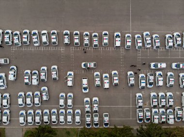 Polis arabaları dron tarafından